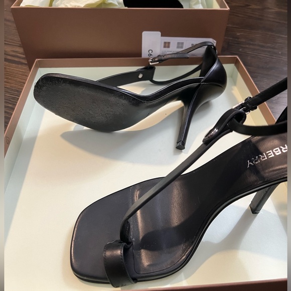 Burberry Stefanie Sandals. Only worn 3 times, in perfect condition. Open to - Picture 3 of 4
